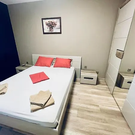 Golden Apartament Warna