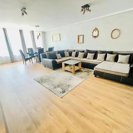 Golden Apartment *
